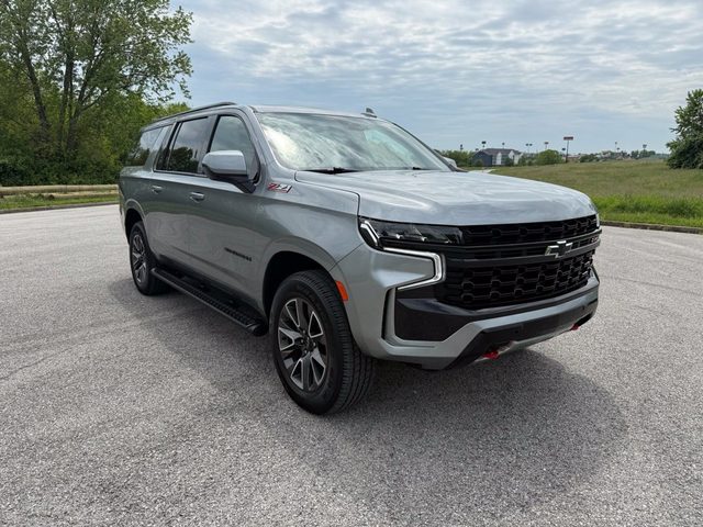 2023 Chevrolet Suburban Z71 4WD photo