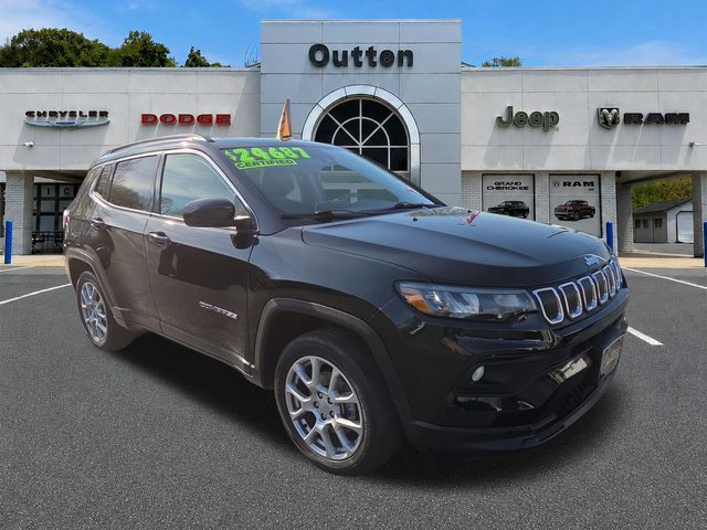 2022 Jeep Compass Latitude Lux 4WD photo