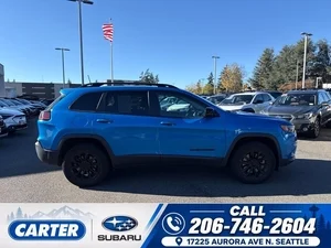 2023 Jeep Cherokee Altitude Lux 4WD photo