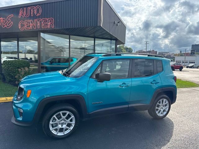 2022 Jeep Renegade Latitude 4WD photo
