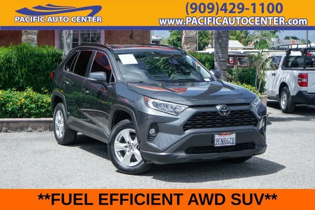 2020 Toyota RAV4 XLE AWD photo