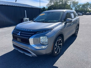 2023 Mitsubishi Outlander SE AWD photo