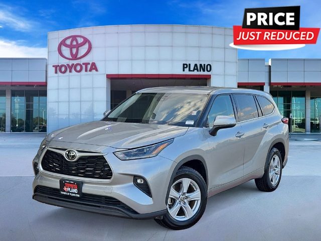 2021 Toyota Highlander LE FWD photo