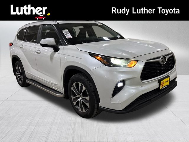 2023 Toyota Highlander XLE AWD photo