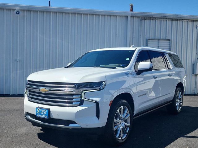2023 Chevrolet Suburban High Country 4WD photo