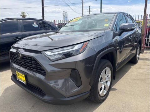 2023 Toyota RAV4 LE FWD photo