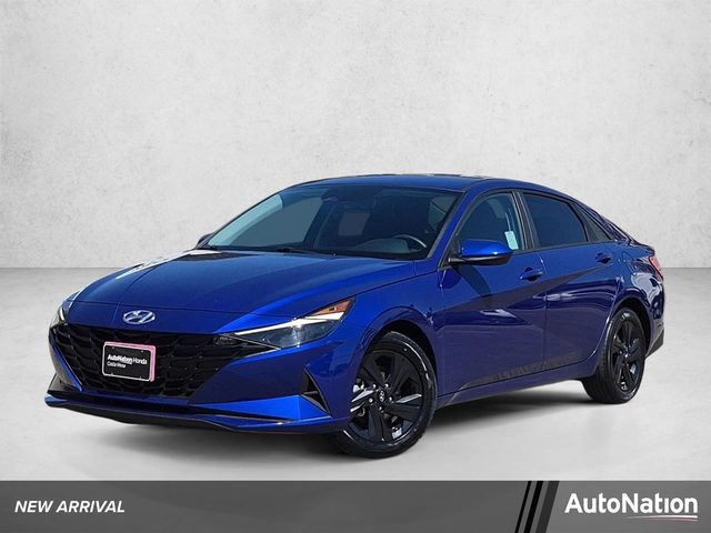 2023 Hyundai Elantra SEL FWD photo
