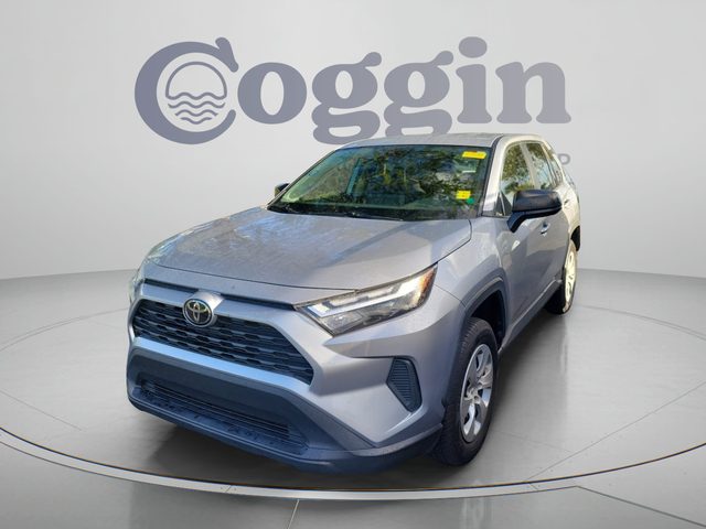 2023 Toyota RAV4 LE FWD photo