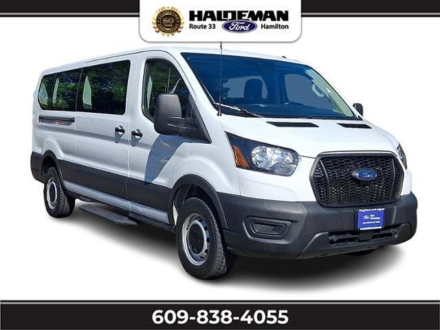 2023 Ford Transit Passenger Wagon XL RWD photo