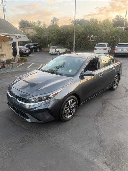 2023 Kia Forte LXS FWD photo