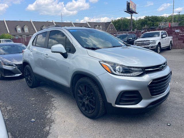 2022 Chevrolet Trax LT FWD photo