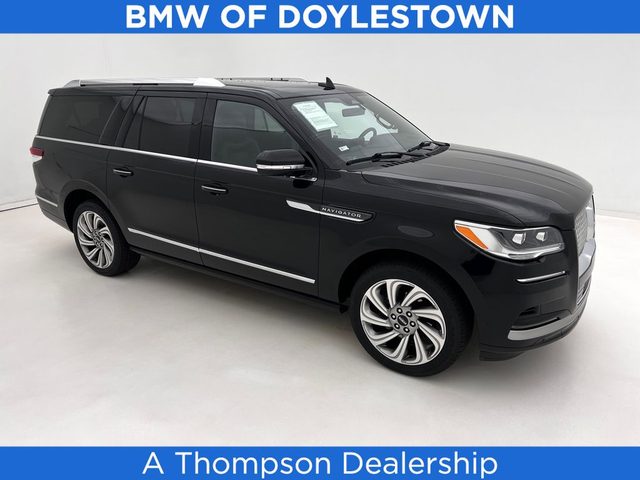 2022 Lincoln Navigator L Reserve 4WD photo