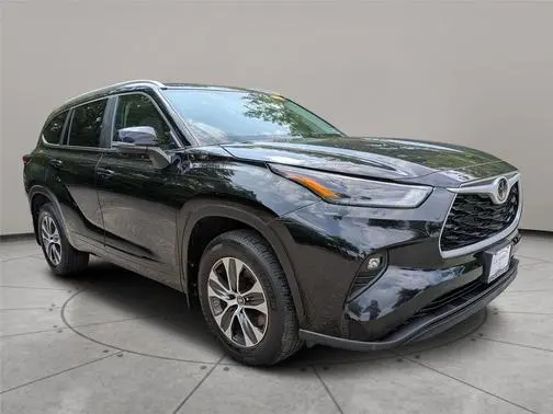 2023 Toyota Highlander XLE AWD photo
