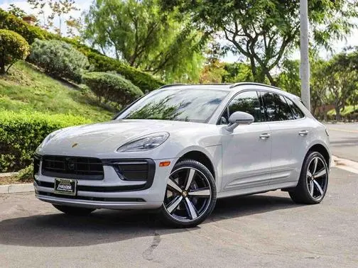 2023 Porsche Macan T AWD photo