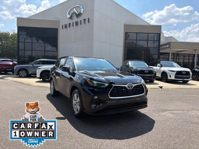 2023 Toyota Highlander LE FWD photo