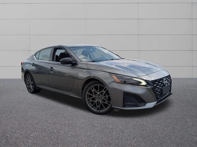 2023 Nissan Altima 2.0 SR FWD photo