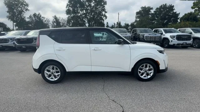 2023 Kia Soul S FWD photo