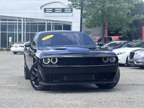 2023 Dodge Challenger SXT RWD photo