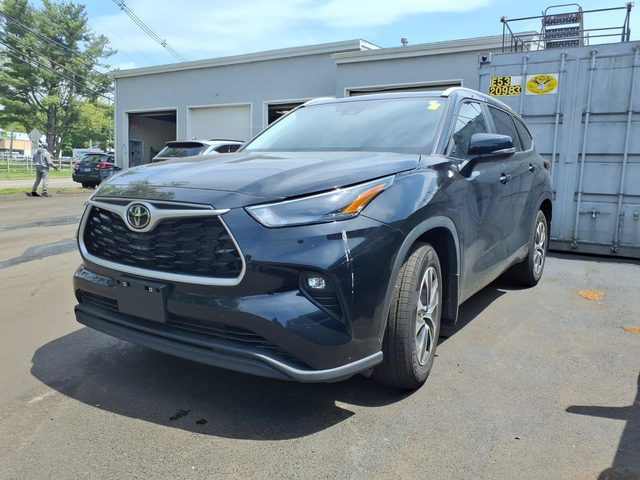 2023 Toyota Highlander XLE AWD photo