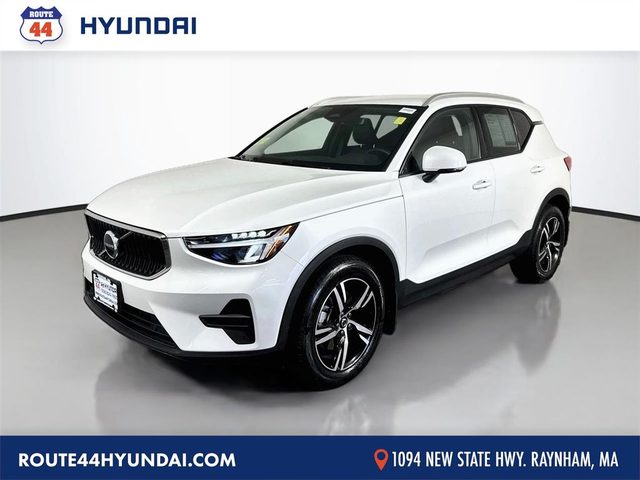 2023 Volvo XC40 Core AWD photo