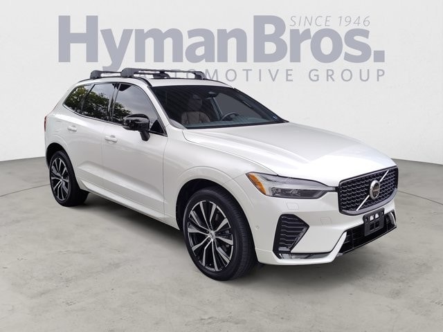 2023 Volvo XC60 Plus Dark Theme FWD photo