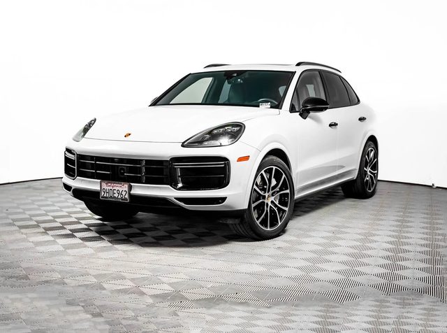 2023 Porsche Cayenne Turbo AWD photo