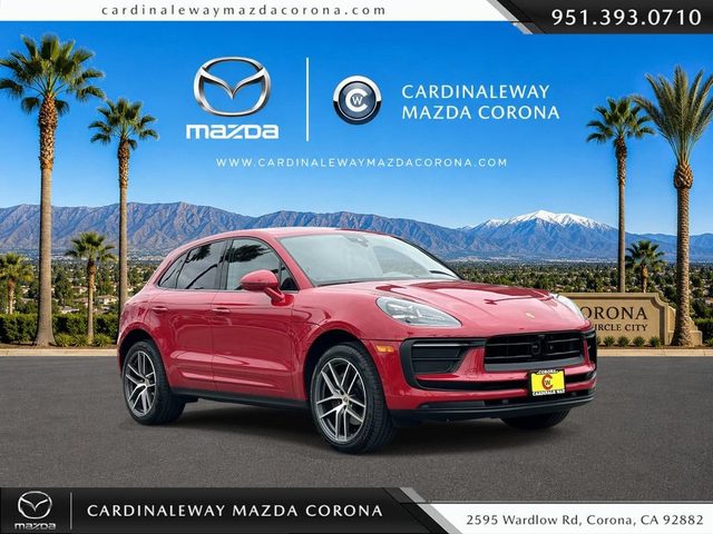 2023 Porsche Macan AWD photo