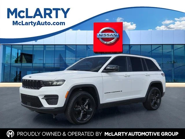 2023 Jeep Grand Cherokee Altitude 4WD photo