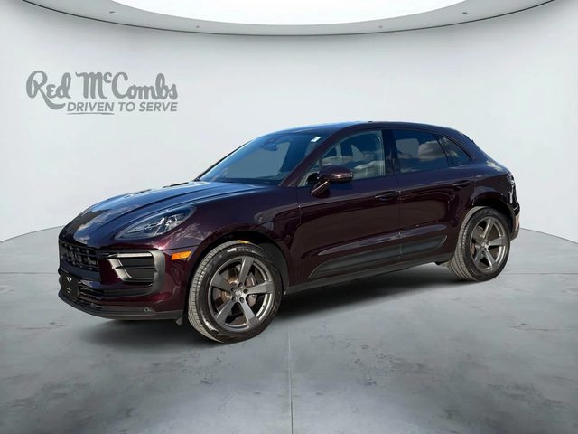 2023 Porsche Macan AWD photo