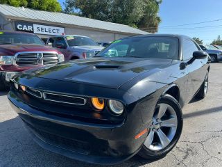 2020 Dodge Challenger SXT RWD photo