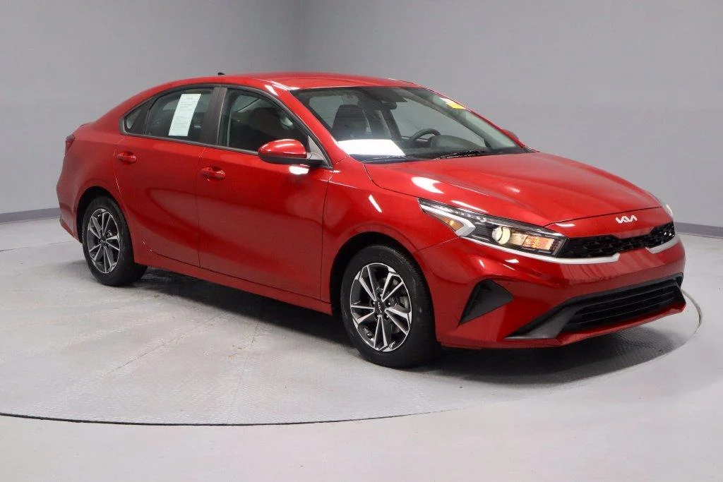 2023 Kia Forte LXS FWD photo
