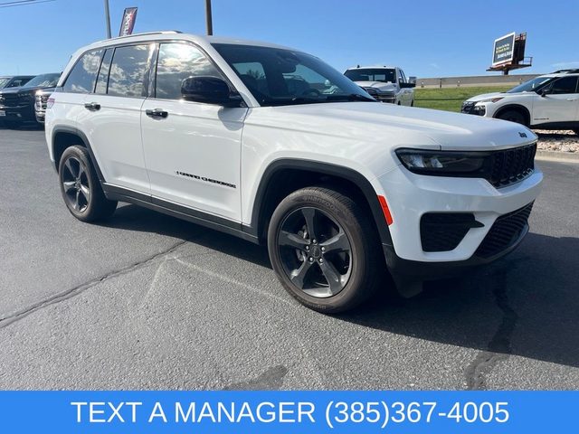 2023 Jeep Grand Cherokee Altitude 4WD photo
