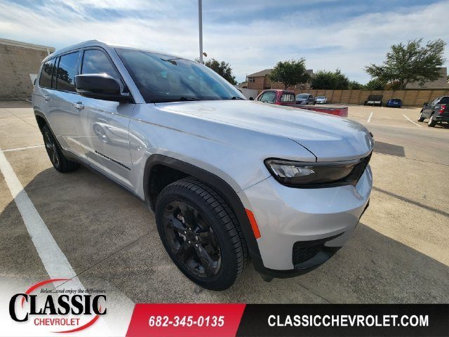2023 Jeep Grand Cherokee L Altitude RWD photo