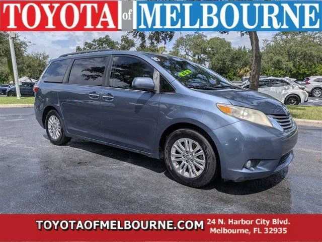 2015 Toyota Sienna XLE Premium FWD photo