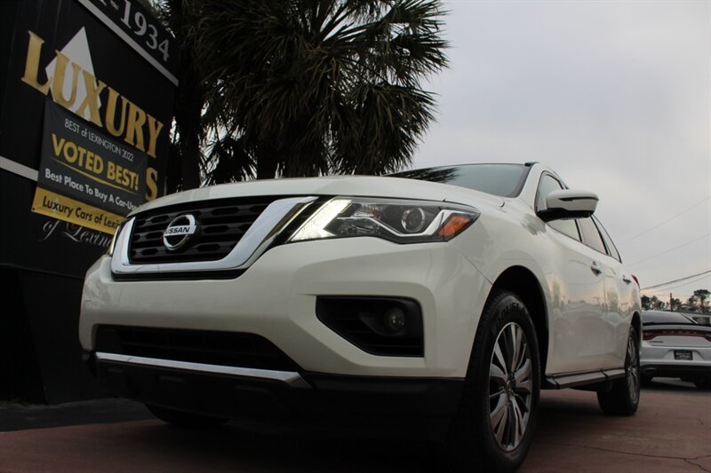 2020 Nissan Pathfinder SL 4WD photo