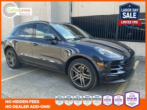 2021 Porsche Macan  AWD photo