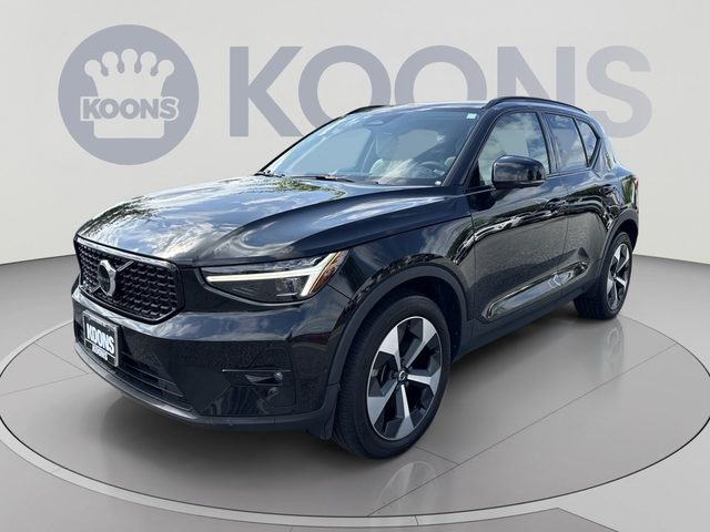 2023 Volvo XC40 Ultimate Dark Theme AWD photo