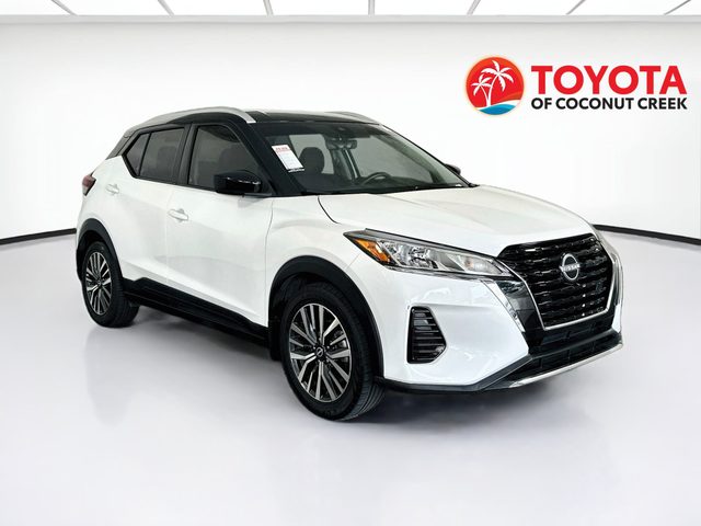 2022 Nissan Kicks SV FWD photo