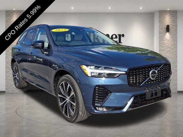 2023 Volvo XC60 Plus Dark Theme AWD photo