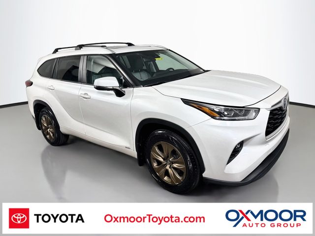 2023 Toyota Highlander Hybrid Bronze Edition AWD photo