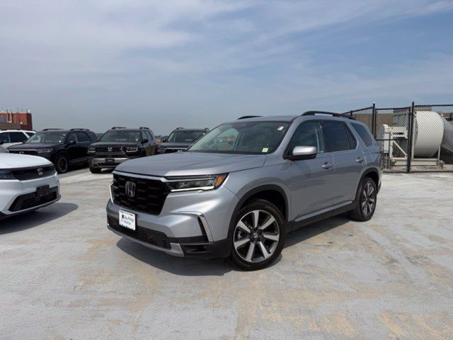 2023 Honda Pilot Touring AWD photo