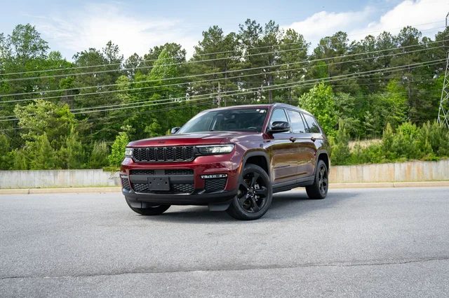 2023 Jeep Grand Cherokee L Limited RWD photo