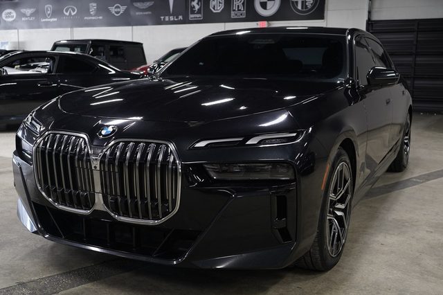 2023 BMW 7 Series 760i xDrive AWD photo