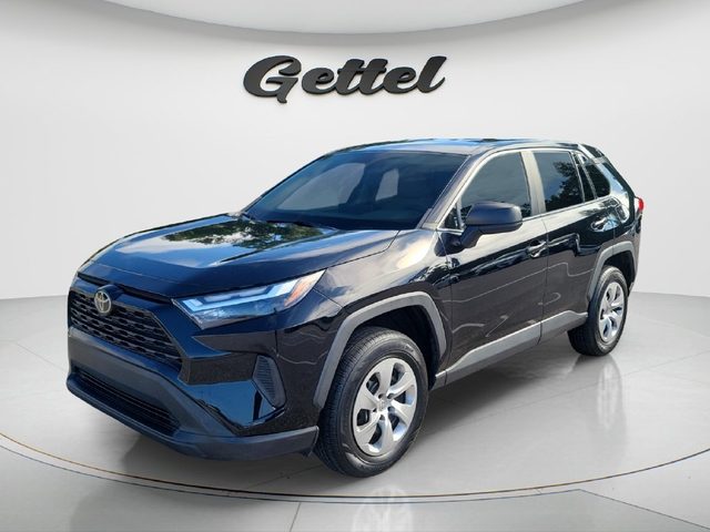 2023 Toyota RAV4 LE AWD photo