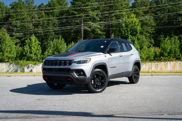 2023 Jeep Compass Trailhawk 4WD photo