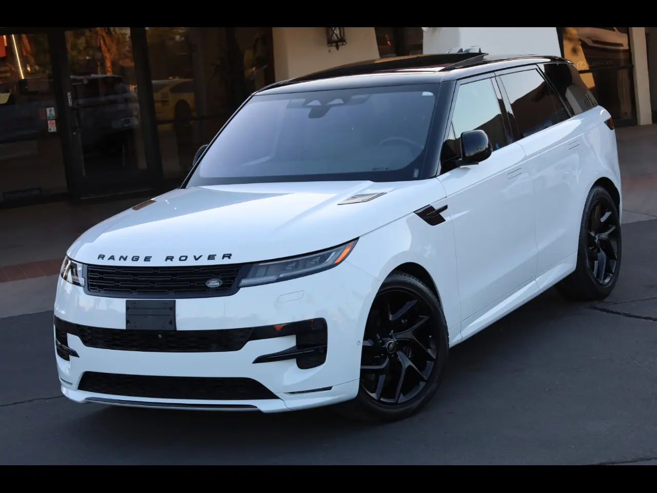 2023 Land Rover Range Rover Sport SE Dynamic AWD photo