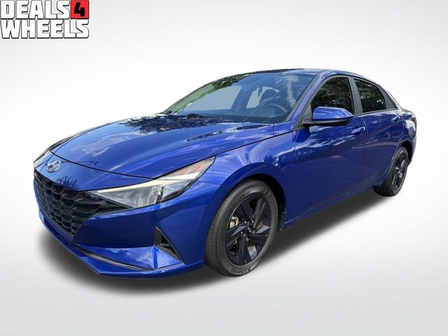 2023 Hyundai Elantra SEL FWD photo