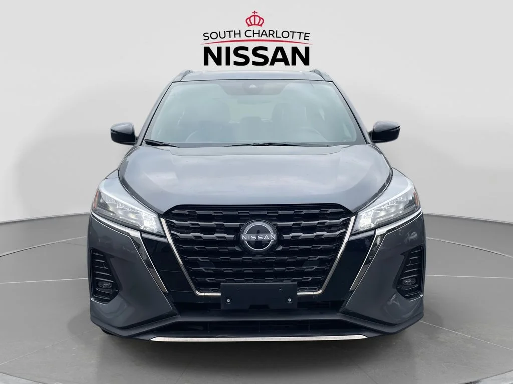 2023 Nissan Kicks SR FWD photo