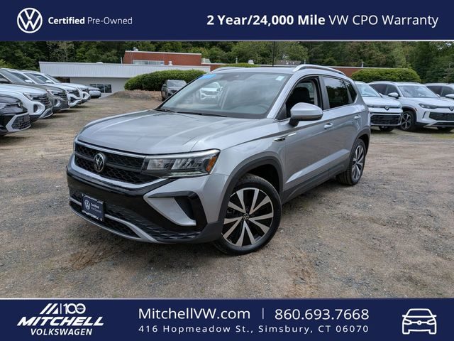 2023 Volkswagen Taos SE AWD photo