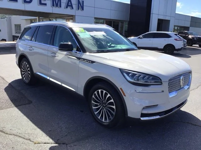 2023 Lincoln Aviator Standard AWD photo